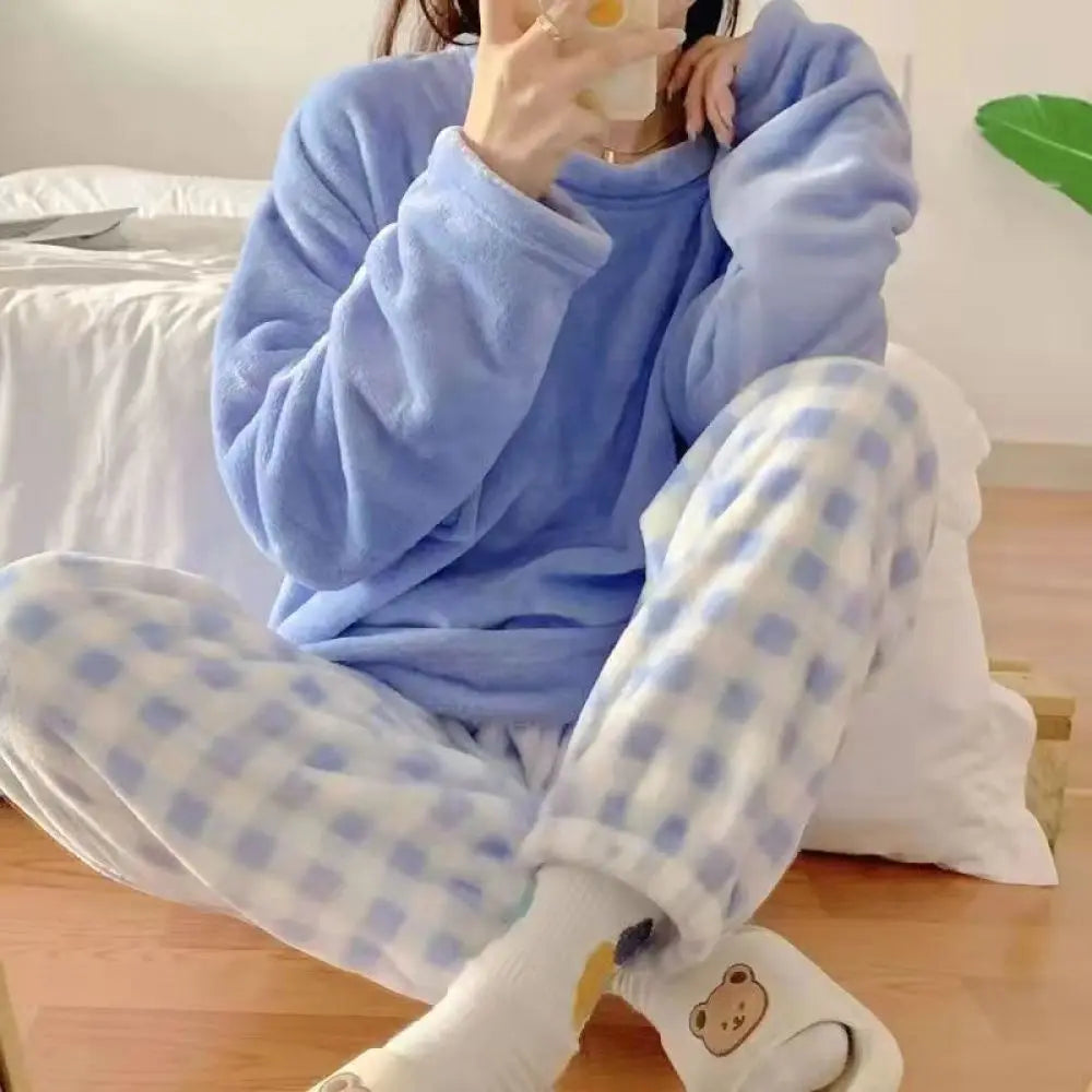 Women's Thick Fleece Pajama Set - Warm Winter Sleepwear with Plaid Pants